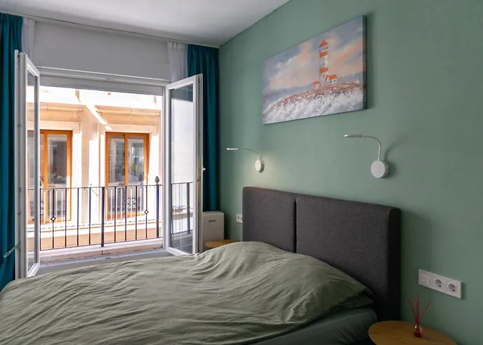 New Beach Apartments